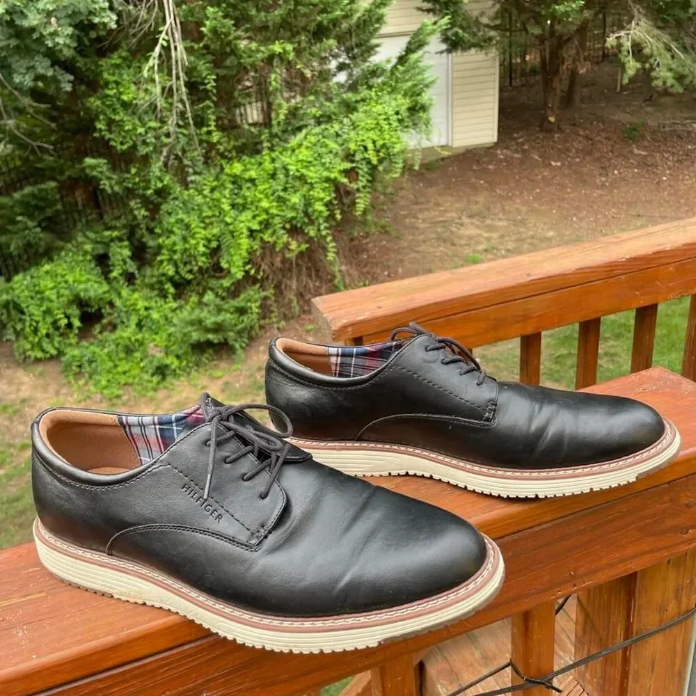 Tommy Hilfiger Men's 13 Black and Brown Oxfords Dress shoes